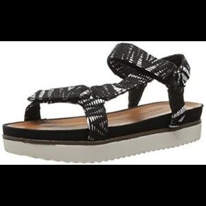 Velcro platform sandals